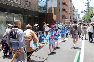 山車を曳く子ども達⑤